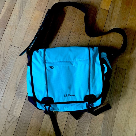 NWOT L.L. Bean Messenger Bag